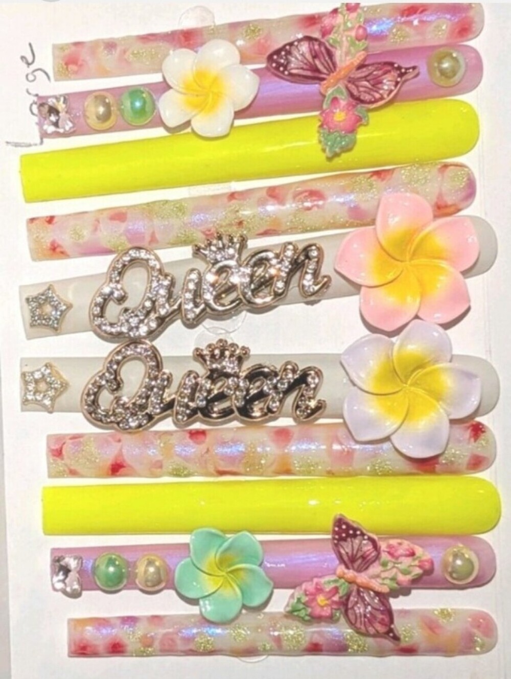 Hand Crafted 6xl Multicolor Floral & 'Queen' Decorative Press-On Nails Sz Large